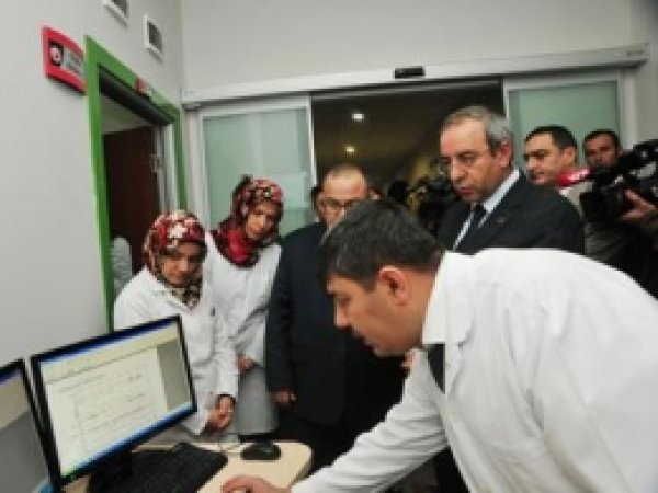 YYÜ Yeni Aldığı Cihazları Basına Tanıttı  