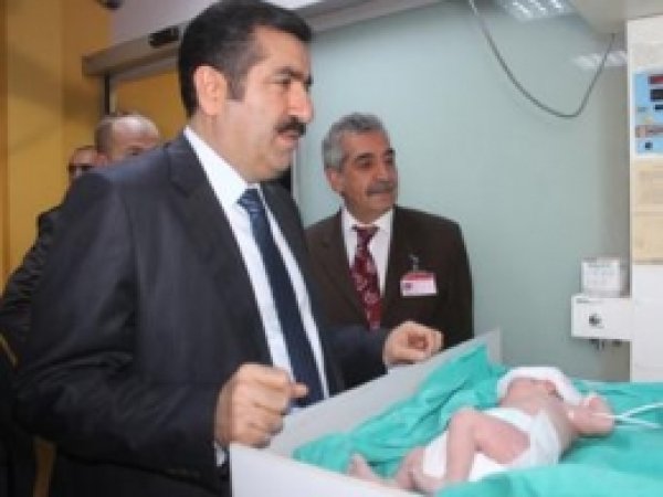 Van'da 2014 Yılının İlk Bebeklerine Hediye Verildi  