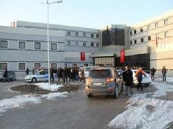 Ambulansla Ring Aracı Çarpıştı:1 Ölü,11 Yaralı  