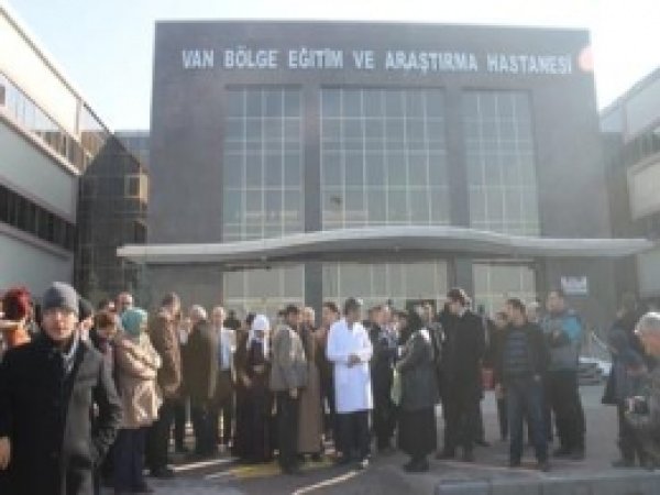 Genç Doktor İçin Cenaze Töreni Düzenlendi 
