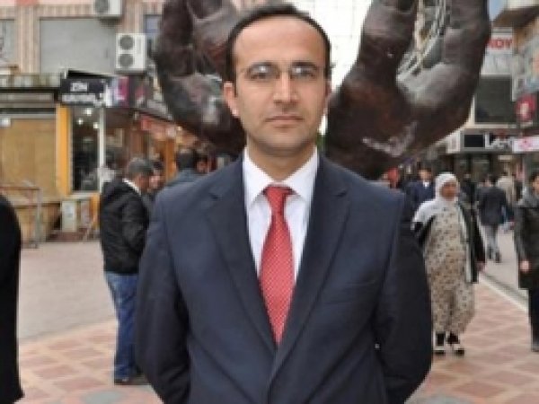 "İktidara Komplolarla Saldırmak Doğru Değildir" 