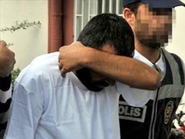 Tişört Gaspına 4 Yıl 2 Ay Hapis Cezası