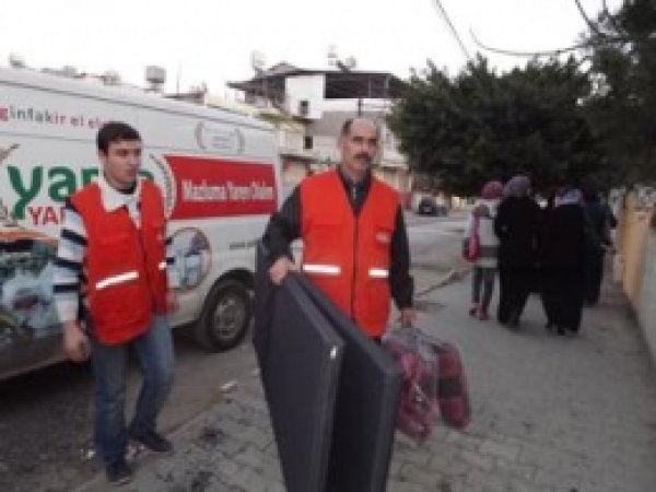 Yaren-Der Suriyeli Ailelere Sahip Çıktı 