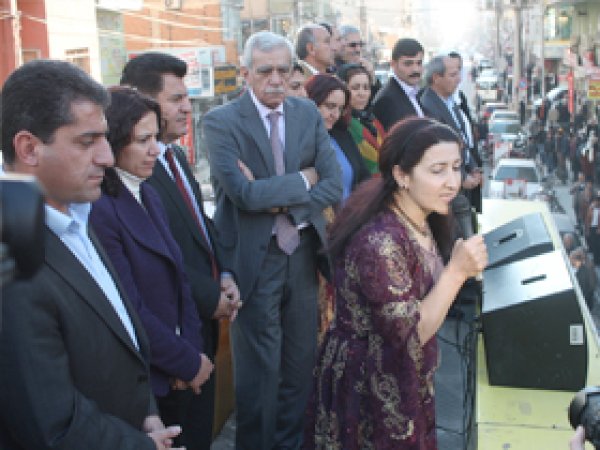 BDP'lilerden Ezana Saygısızlık