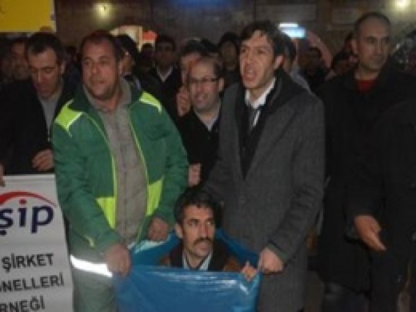 Taşeron İşçilerden Torbalı Eylem  