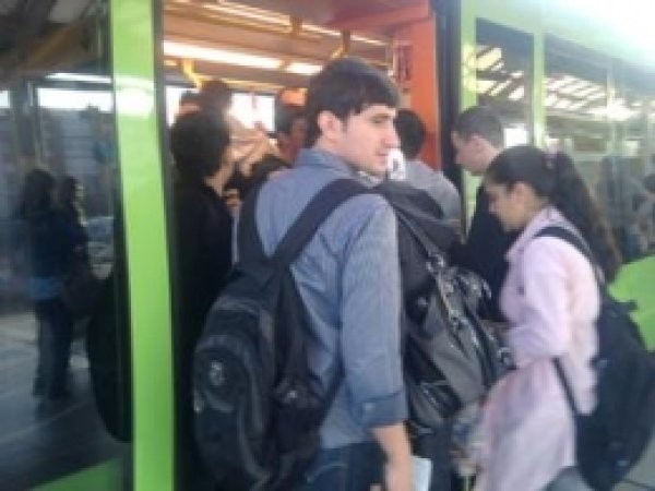 Metro Arızalanınca  İşe Geç Kaldılar 