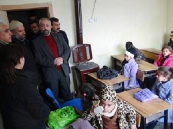 HÜDA PAR'dan Suriyelilere Şefkat Eli 