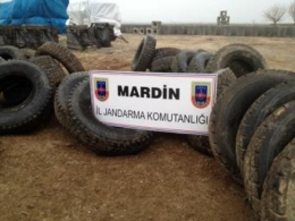 Mardin'de Kaçak Kamyon Lastiği Ele Geçirildi 