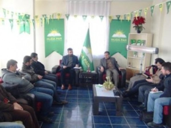 HÜDA PAR Bitlis'te Basınla Kahvaltıda Buluştu 