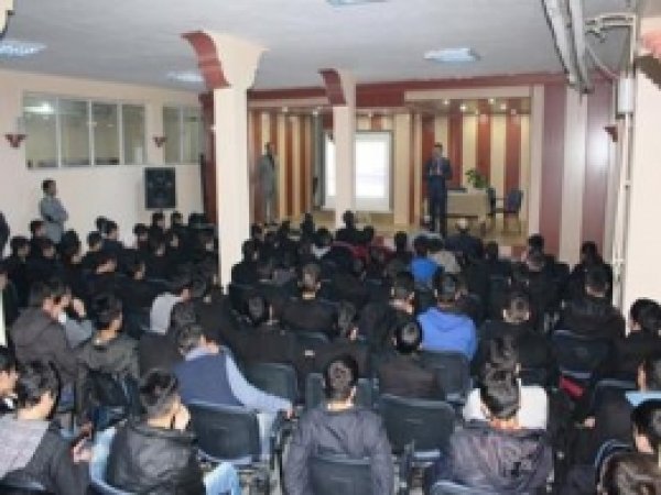 Ağrı'da Ailelere Yönelik Program Düzenlendi 