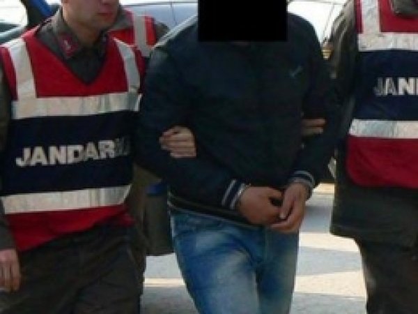 Göçmen Kaçakçılarına Baskın 