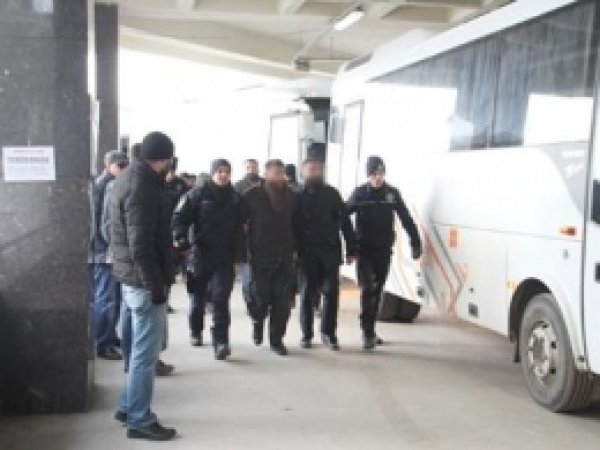 Van Merkezli Baskınlarda Tutuklu Sayısı 13'e Yükseldi 