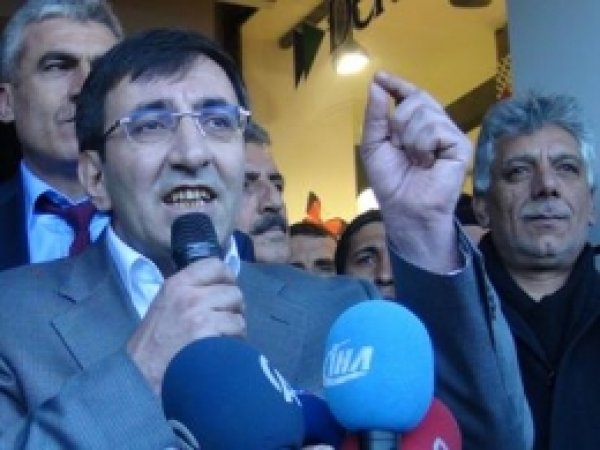 "Birileri Milli İradenin Üstünde Olmaya Çalışıyor'' 