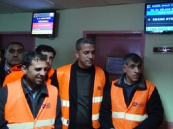 Taşeron İşçiler: "Psikolojimiz Bozuldu" 