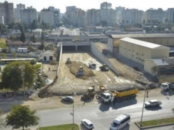 Adana'da Altgeçit Çalışması Devam Ediyor 
