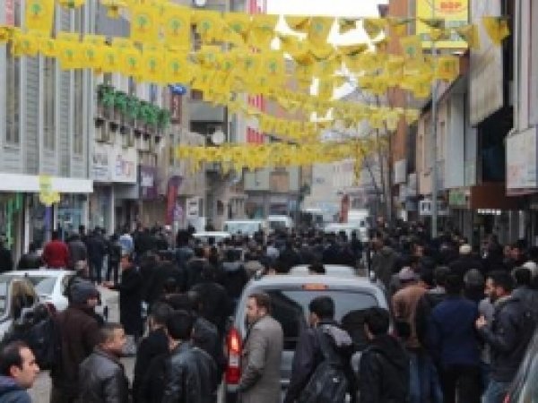 'Kahrolsun AKP' Sloganlarıyla Saldırdılar