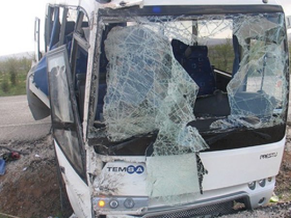 İşçi Servisleri Çarpıştı: 25 Yaralı