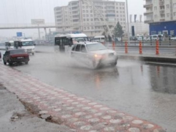 Meteorolojiden Kuvvetli Yağış Uyarısı 