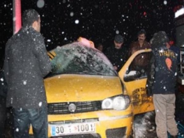 Aniden Bastıran Kar Yağışı, Kazalara Davetiye Çıkardı 