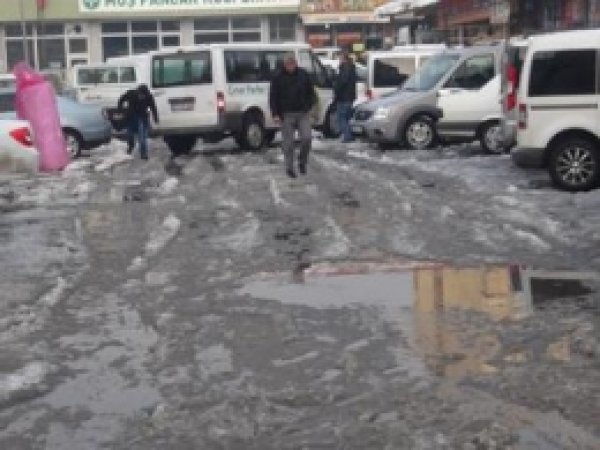 Muş'ta Kar Yağdı Her Taraf Su Oldu 