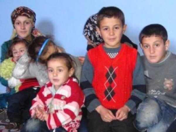 7 Yetim Çocuk Uzanacak Şefkat Eli Bekliyor 