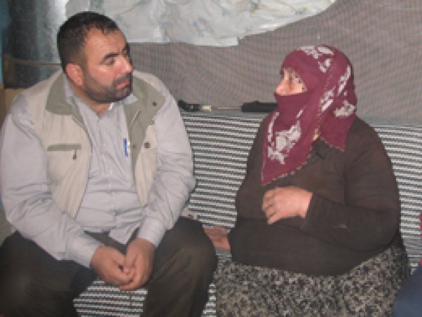Evsiz Yaşlı Kadına Avrupa Yetim Der El Uzattı 