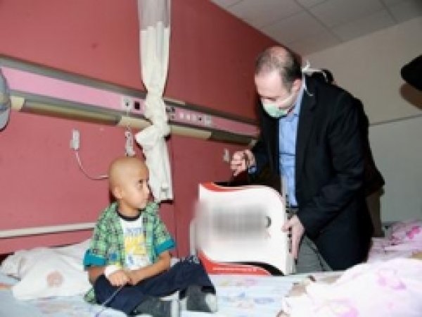 Bayram'da Lösemili Çocuklar Unutulmadı 
