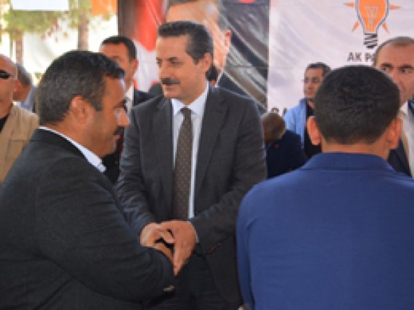 Bakan Çelik Urfalılarla Bayramlaştı 