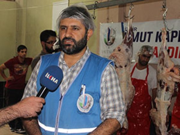 Umut Kapısından Yüzlerce Aileye Kurban Eti 
