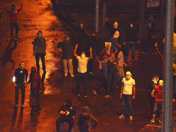DAIŞ'ı Bahane Edip Çevreyi Yağmaladılar