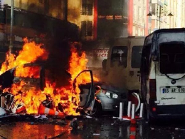 Van'da Esnaf Kepenk Açamadı 