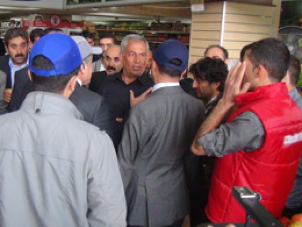 Muş Esnafı HDP'li Vekili Kovdu 