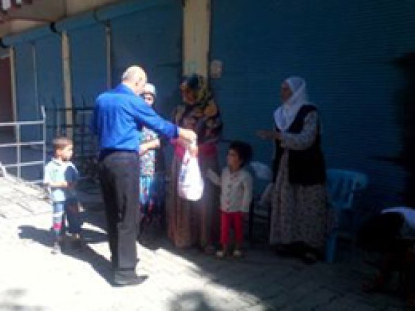 Diyanet Vakfı Kurban Eti Dağıttı 