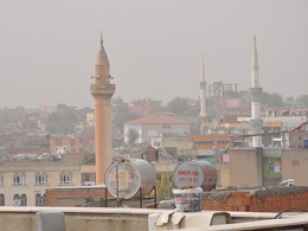 Batman Gözünü Toz Bulutu İle Açtı 