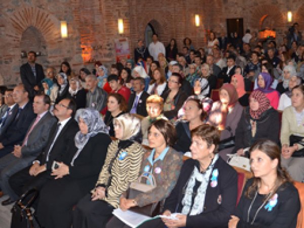Her Yüz Kişiden Bir Kişi Şizofreni Riski Altında 