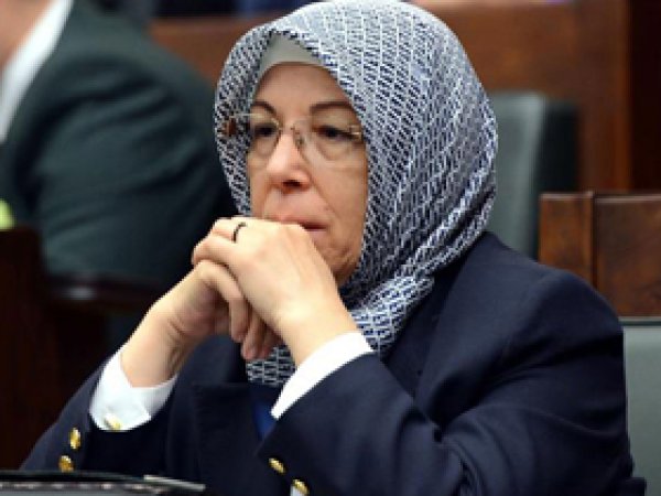 Mecliste Bir Vekil Daha Başörtüsüyle Taçlandı 