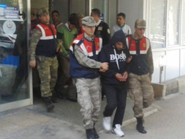 TRT Arapça Muhabirleri Bıçaklanarak Gasp Edildi 