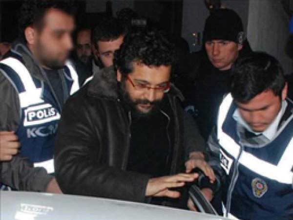 Soner Yalçın Gözaltına Alındı