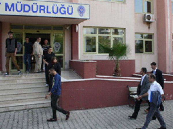 Mersin'de Aranan 4 Polis Teslim Oldu 