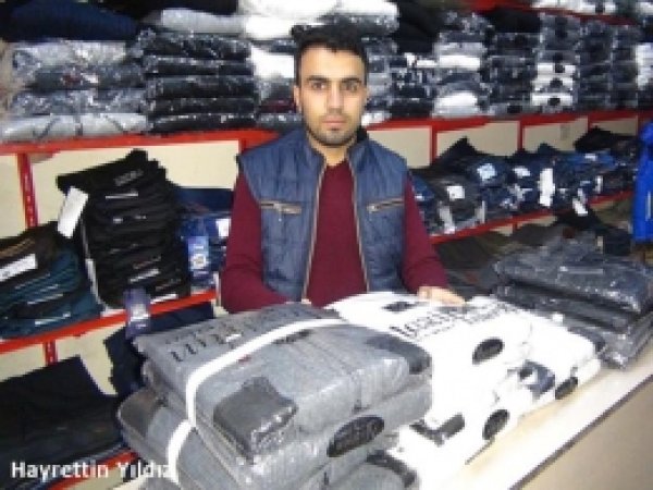 Esnaf Kışlıkları Vitrine Çıkardı 