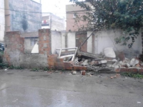 Bursa'da Metruk Bina Yıkıldı 