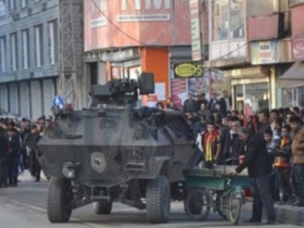Hakkari'de Gözaltı Gerginliği