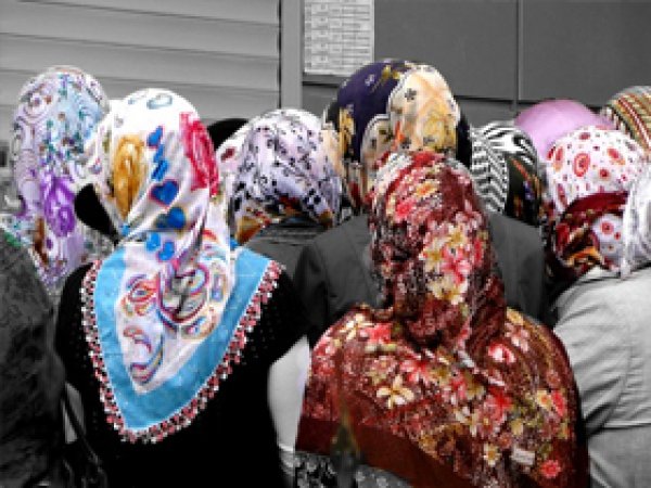 Cezayir'de Başörtüsü Sorunu