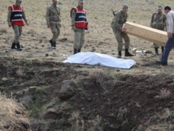 Çınar'da Yol Kenarında Ceset Bulundu