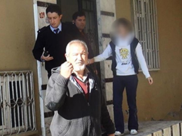 13 Yaşındaki Kız Çocuğu İntihar Etmek İstedi 