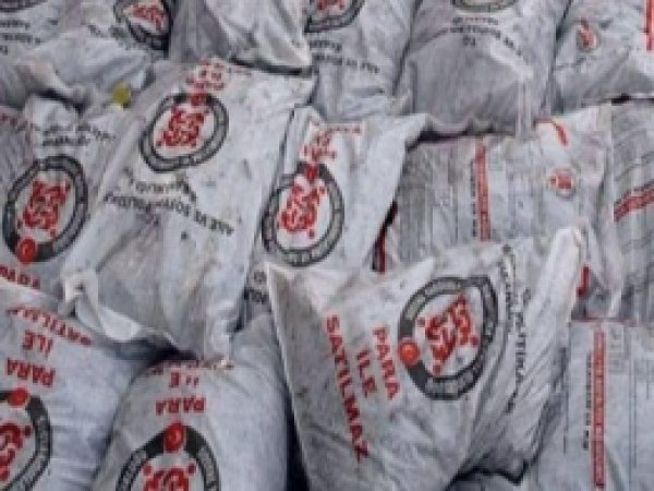 İhtiyaç Sahiplerinin Beklediği Kömür Dağıtılıyor