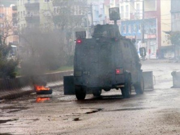 Cizre'de MİT Binasına Silahlı Saldırı