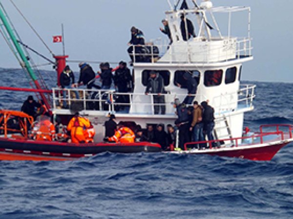 Mersin'de 131 kaçak göçmen kurtarıldı