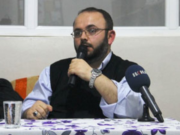 'Âlim ilmiyle amel edendir'