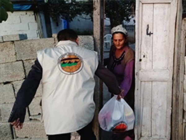 Mustazaflar'dan Yüzlerce Aileye Yardım